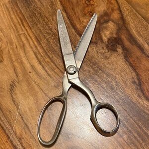 Vintage Wiss Stainless Steel Sewing Pinking Scissors